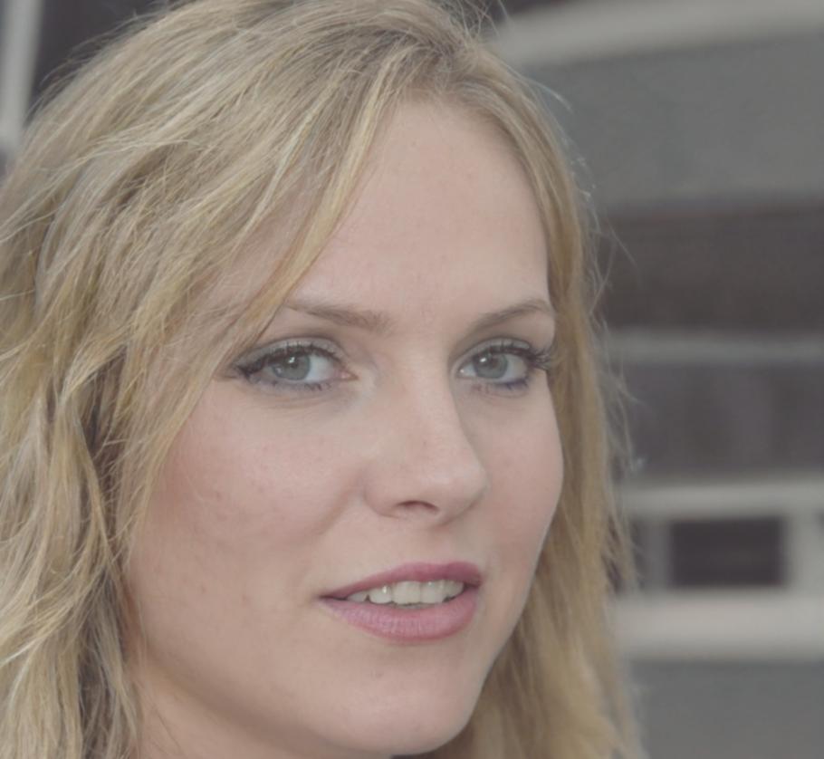 Portrait von Elena Vasquez